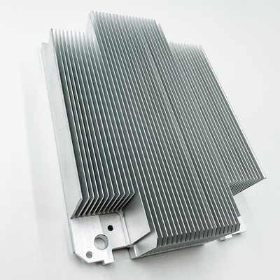 مخصص قطع غيار الآلات باستخدام الحاسب الآلي خافضات حرارة الألومنيوم لعبور السكك الحديدية